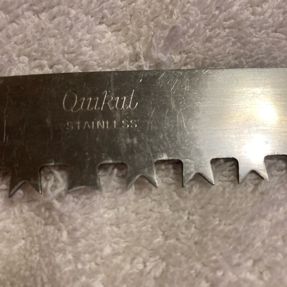 Quikut stainless steel knife Bread knife 1 knife 14 inches long Never used